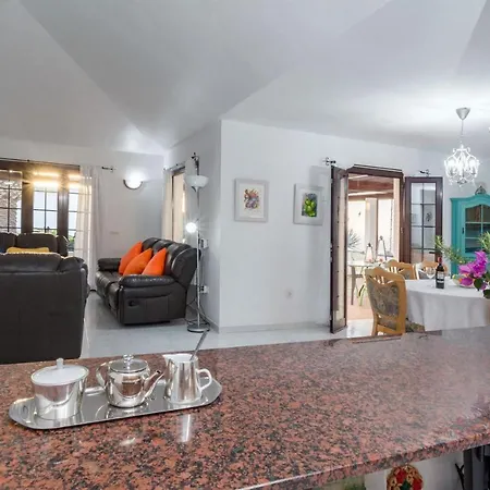 Casa Margarita Las Brenas